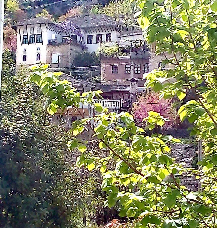 Ruols Guesthouse Gjirokastër Exterior foto