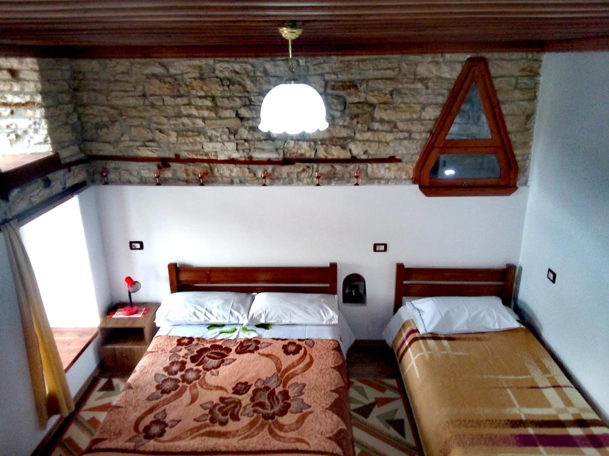 Ruols Guesthouse Gjirokastër Exterior foto